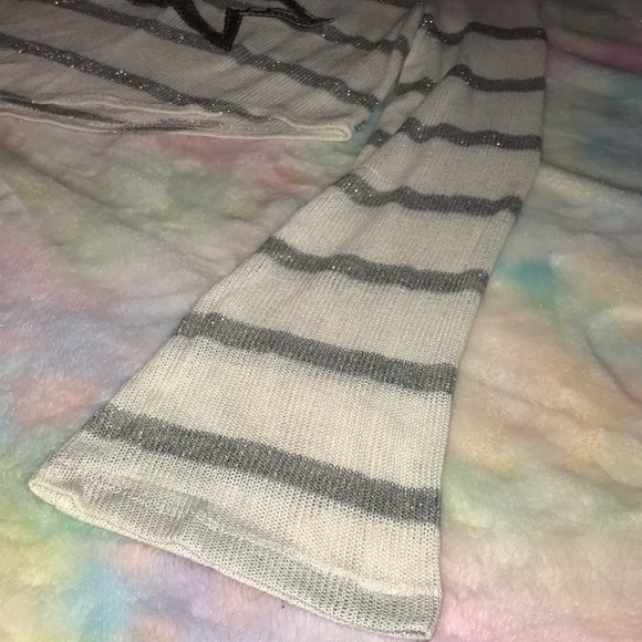 Bell sleeve star sequin sparkly knit sweater - Picture 8 of 11